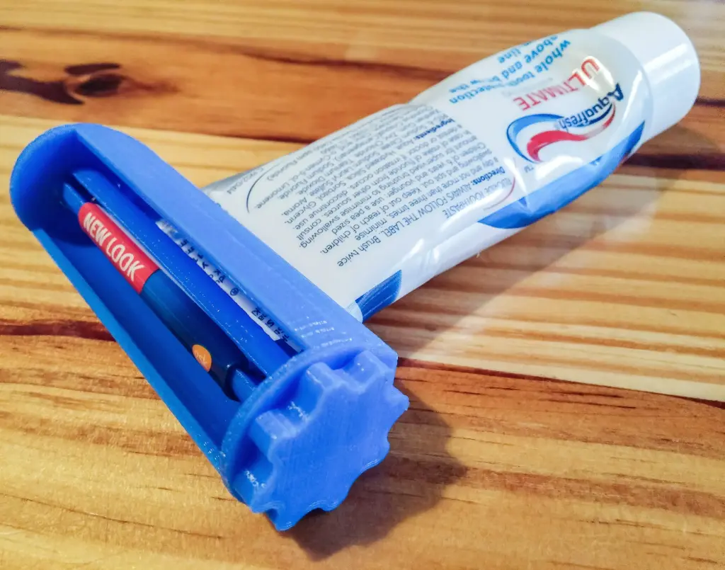 Toothpaste Squeezer