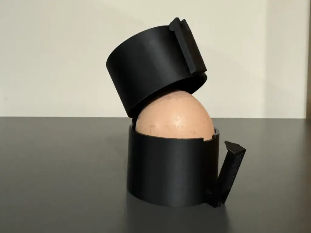 Egg breaker