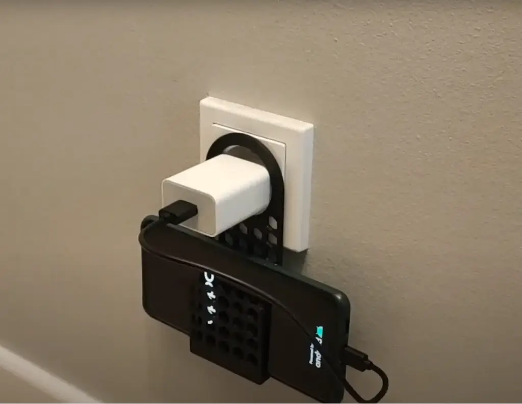 Plug Holder